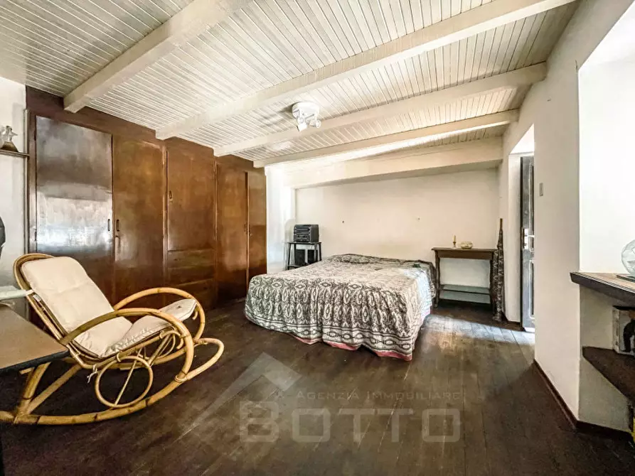 Immagine 3 di Villetta a schiera in vendita  in Via Caresana, 26 a Madonna Del Sasso