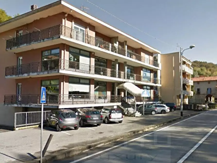 Immagine 1 di Palazzo in vendita  in Via Quarantadue Martiri a Verbania
