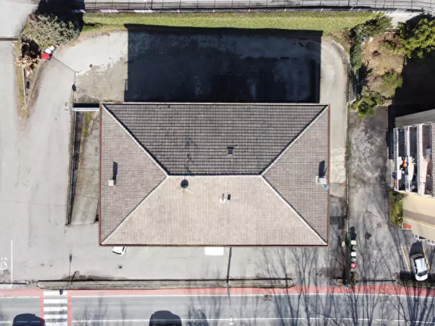 Immagine 2 di Palazzo in vendita  in Via Quarantadue Martiri a Verbania