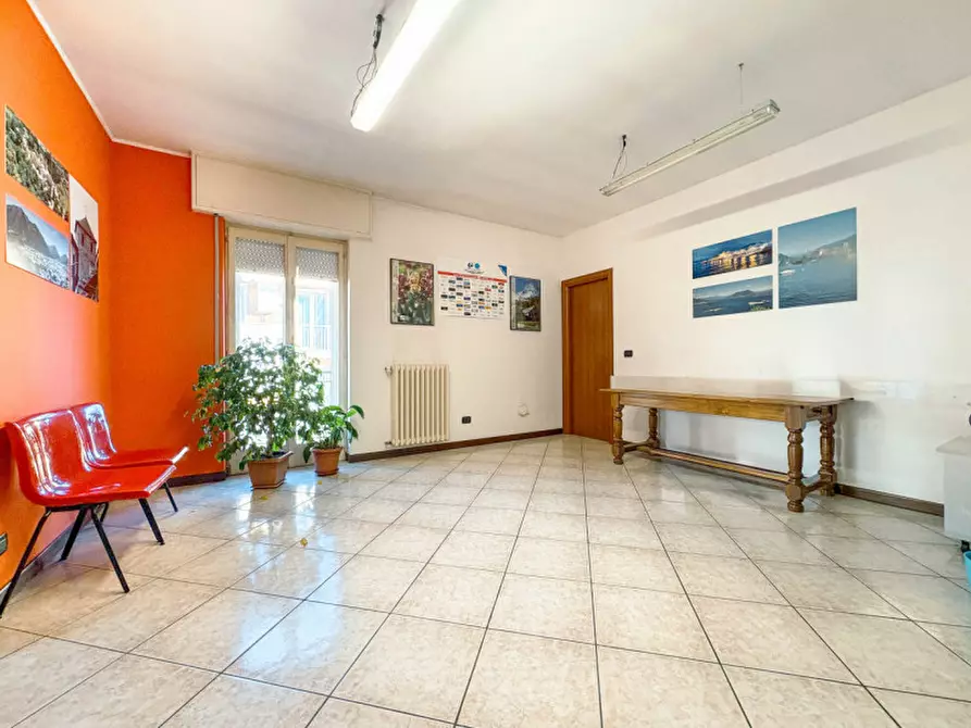 Immagine 5 di Palazzo in vendita  in Via Quarantadue Martiri a Verbania