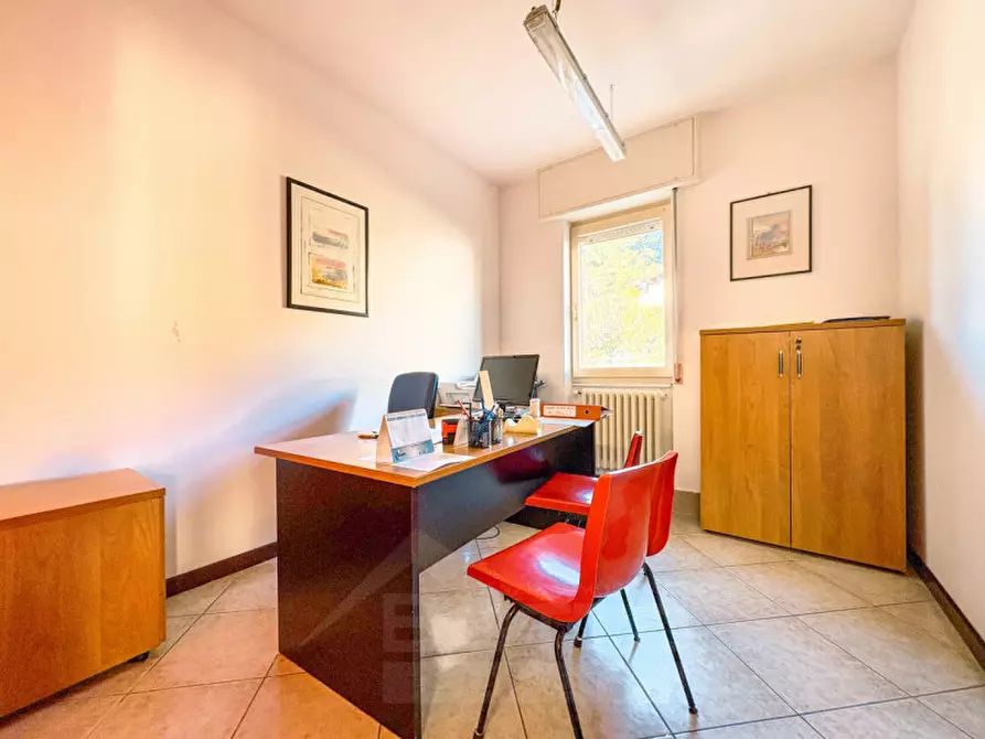 Immagine 11 di Palazzo in vendita  in Via Quarantadue Martiri a Verbania