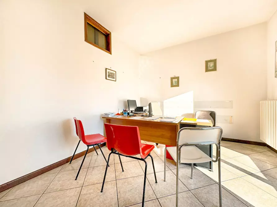 Immagine 13 di Palazzo in vendita  in Via Quarantadue Martiri a Verbania