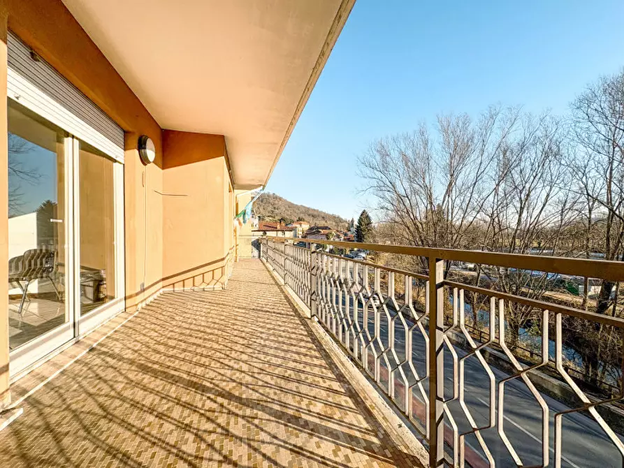 Immagine 17 di Palazzo in vendita  in Via Quarantadue Martiri a Verbania