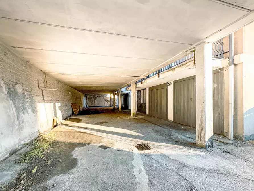 Immagine 18 di Palazzo in vendita  in Via Quarantadue Martiri a Verbania