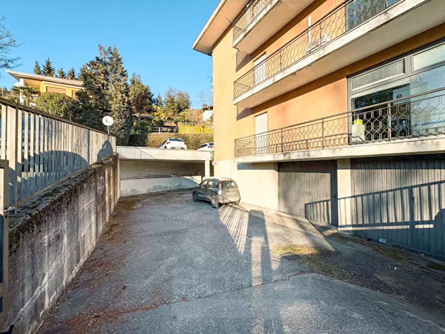 Immagine 20 di Palazzo in vendita  in Via Quarantadue Martiri a Verbania