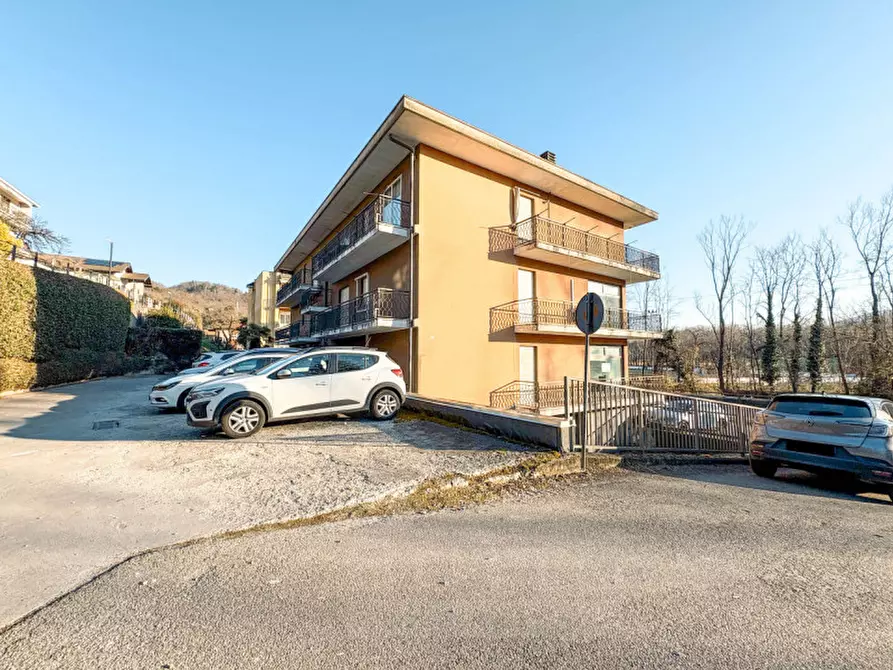 Immagine 21 di Palazzo in vendita  in Via Quarantadue Martiri a Verbania