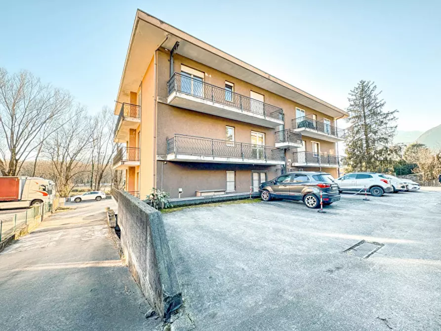 Immagine 22 di Palazzo in vendita  in Via Quarantadue Martiri a Verbania