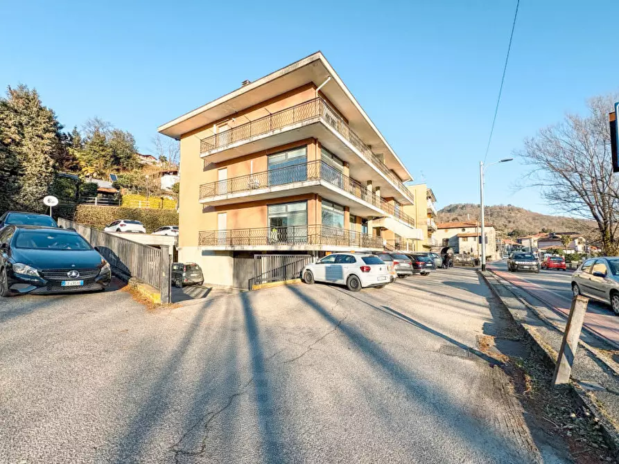 Immagine 24 di Palazzo in vendita  in Via Quarantadue Martiri a Verbania