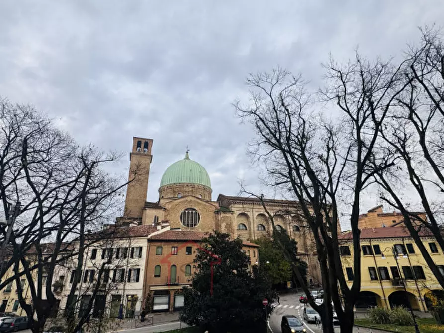 Immagine 1 di Appartamento in vendita  in Piazza Mazzini 1 a Padova