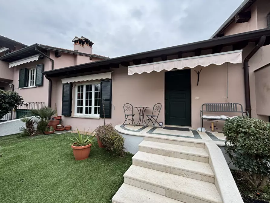 Immagine 1 di Villa in vendita  in Via Trainini a Brescia