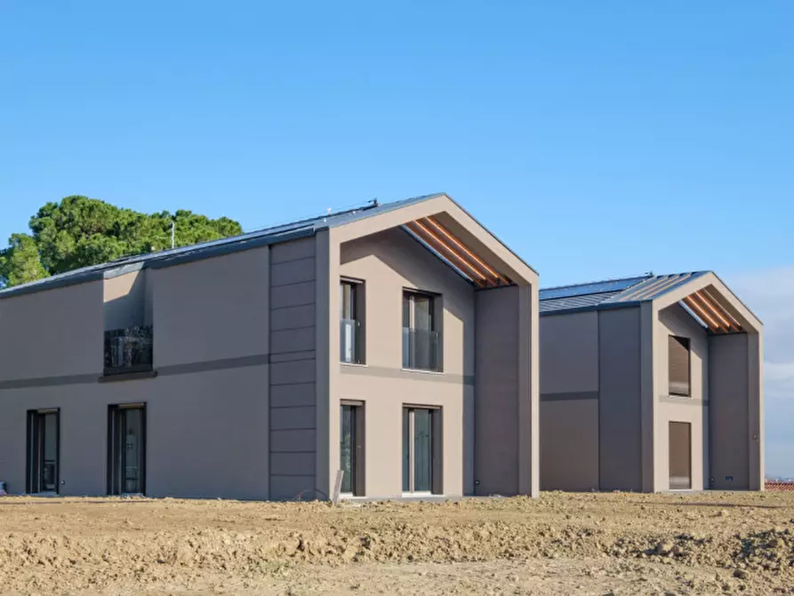 Immagine 1 di Casa bifamiliare in vendita  in via san mauro 3630 a Cesena