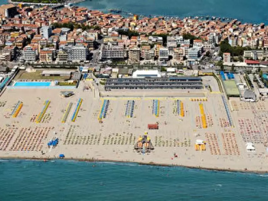 Immagine 3 di Attività commerciale in vendita  in Lungomare Adriatico a Chioggia