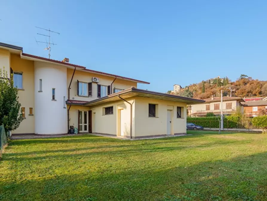 Immagine 1 di Casa bifamiliare in vendita  in Via San Rocco a Rodengo-Saiano