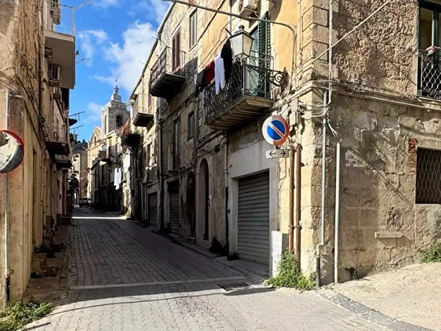 Immagine 1 di Magazzino in vendita  in Via Re Vittorio Emanuele Primo a Casteltermini