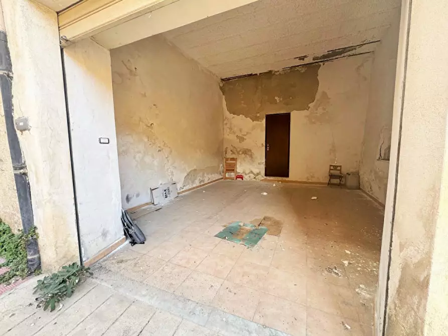 Immagine 6 di Magazzino in vendita  in Via Re Vittorio Emanuele Primo a Casteltermini