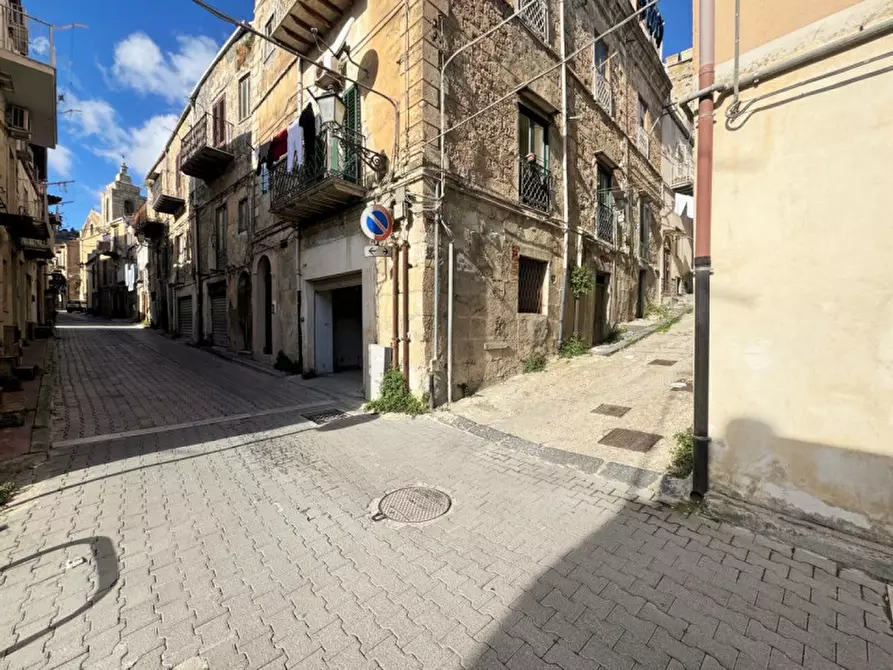 Immagine 13 di Magazzino in vendita  in Via Re Vittorio Emanuele Primo a Casteltermini