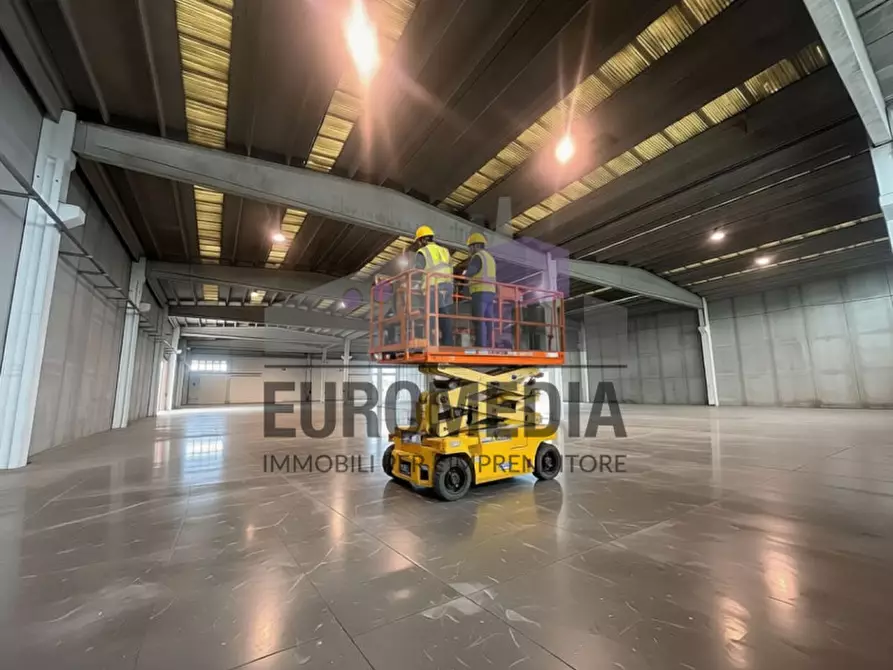 Immagine 1 di Capannone industriale in affitto  in Corso Venezia, 1 a San Bonifacio