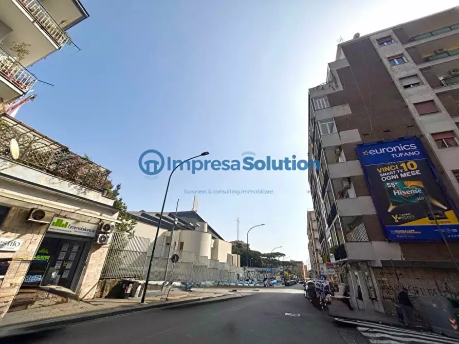 Immagine 7 di Negozio in vendita  in Via Giuseppe Tropeano a Napoli