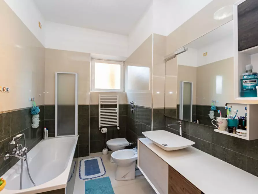 Immagine 19 di Appartamento in vendita  in viale Romagna 57 a Monza