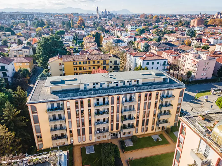 Immagine 1 di Appartamento in vendita  in via nazareth 2 a Padova