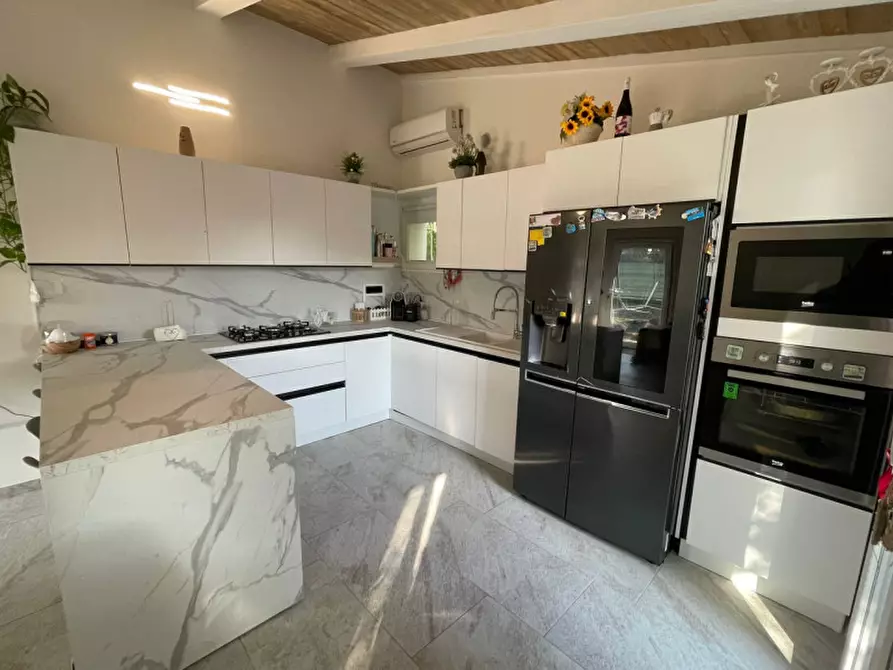 Immagine 2 di Villa in vendita  in emilia per cesena a Bertinoro