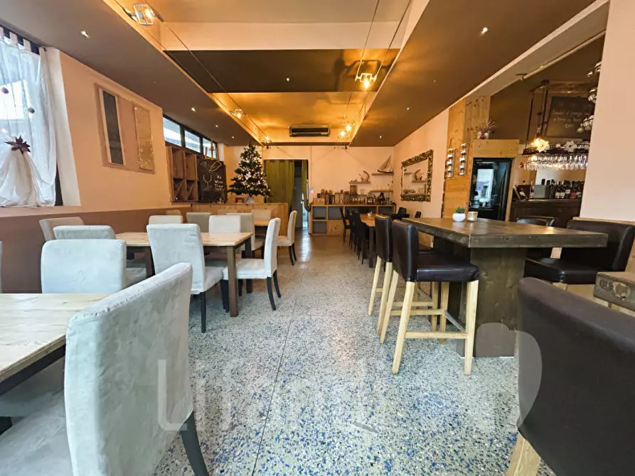 Immagine 2 di Attività commerciale in affitto  in via Nazionale a Salorno .Salurn.