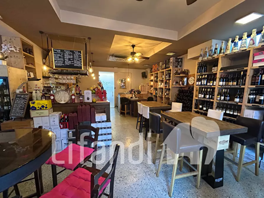 Immagine 5 di Attività commerciale in affitto  in via Nazionale a Salorno .Salurn.