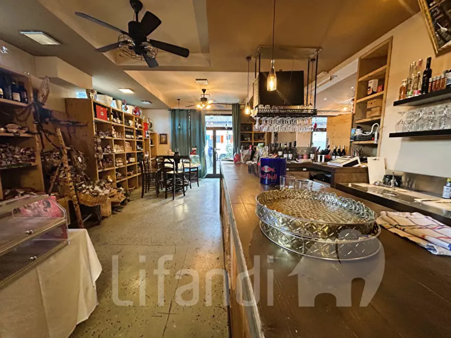 Immagine 11 di Attività commerciale in affitto  in via Nazionale a Salorno .Salurn.