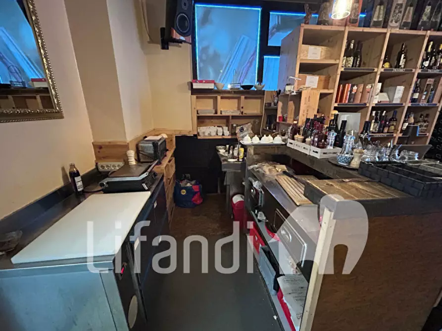 Immagine 12 di Attività commerciale in affitto  in via Nazionale a Salorno .Salurn.