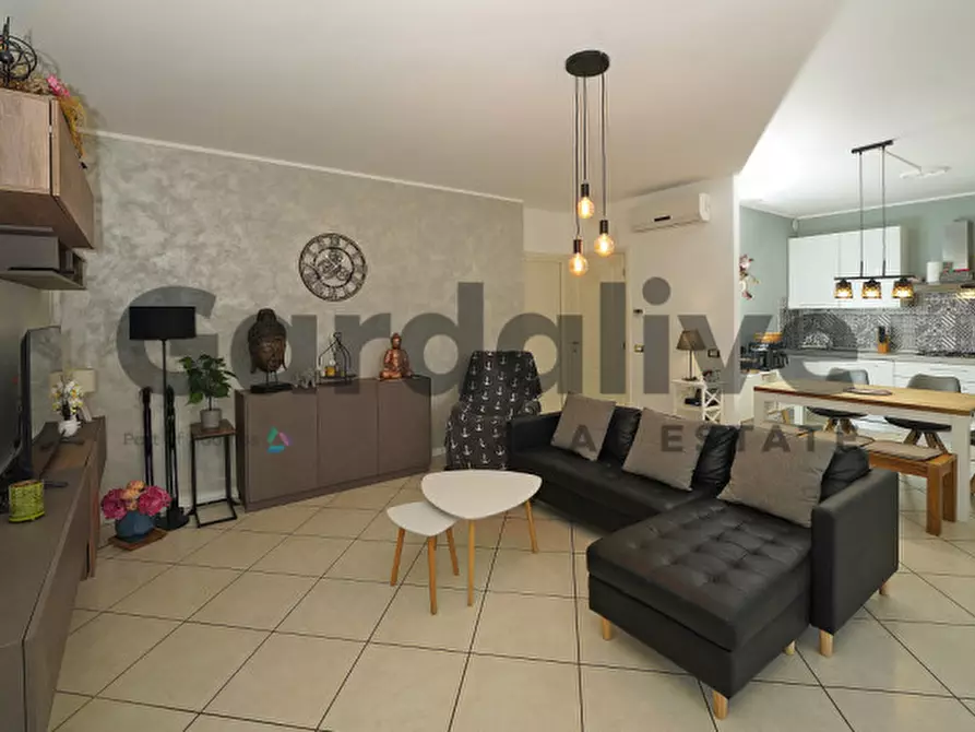 Immagine 3 di Appartamento in vendita  in Via Rovaroli di Sotto a Manerba Del Garda