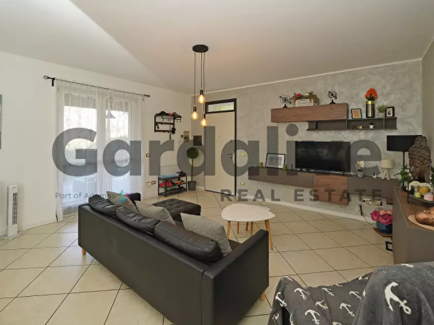 Immagine 5 di Appartamento in vendita  in Via Rovaroli di Sotto a Manerba Del Garda