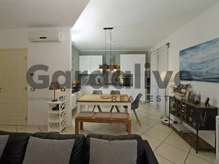 Immagine 11 di Appartamento in vendita  in Via Rovaroli di Sotto a Manerba Del Garda