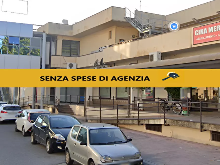 Immagine 1 di Attività commerciale in vendita  in VIA ZARA - VIA C. BATTISTI - VIA GARIBALDI a Siderno