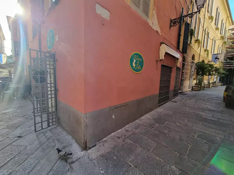 Immagine 2 di Attività commerciale in vendita  in Via Oddo a Albenga