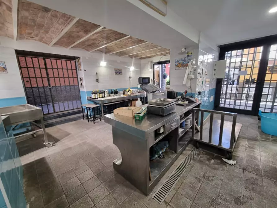 Immagine 6 di Attività commerciale in vendita  in Via Oddo a Albenga