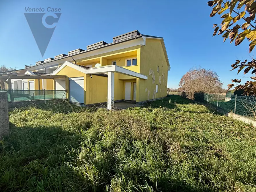 Immagine 24 di Villetta a schiera in vendita  a Legnaro