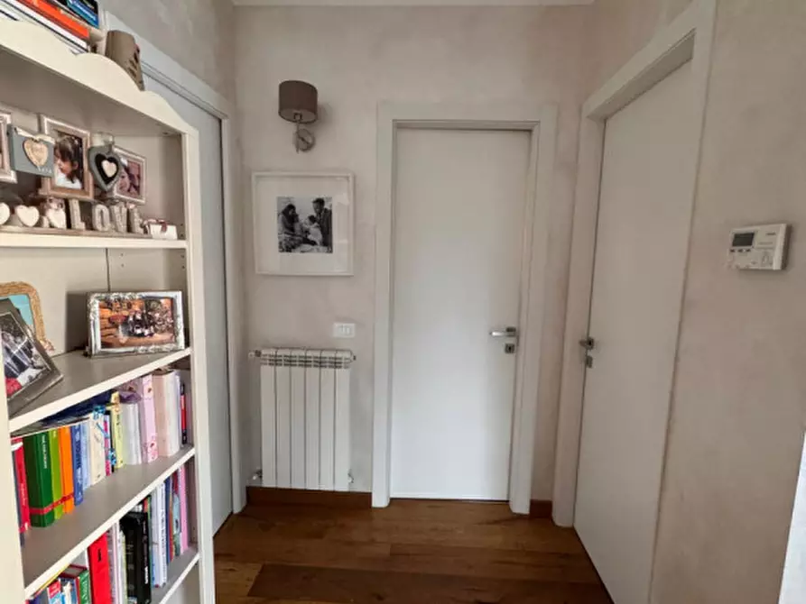 Immagine 9 di Appartamento in vendita  in Via Borea a Guidonia Montecelio