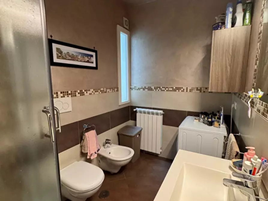 Immagine 11 di Appartamento in vendita  in Via Borea a Guidonia Montecelio