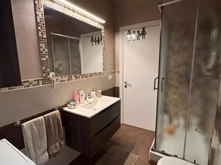 Immagine 13 di Appartamento in vendita  in Via Borea a Guidonia Montecelio