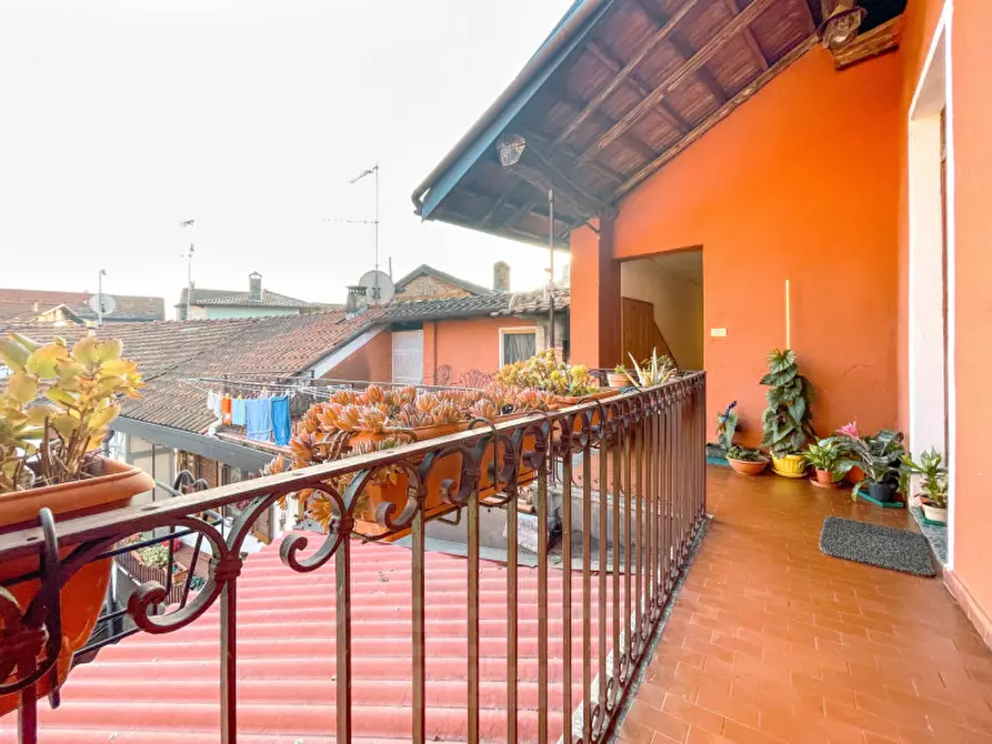 Immagine 3 di Appartamento in vendita  in piazza manzetti 23 a Invorio