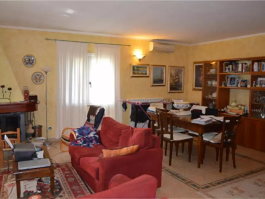 Immagine 4 di Negozio in vendita  in Corso Roma est, N. 7 a Diano Marina