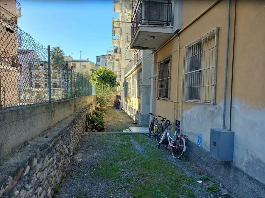 Immagine 10 di Negozio in vendita  in Corso Roma est, N. 7 a Diano Marina