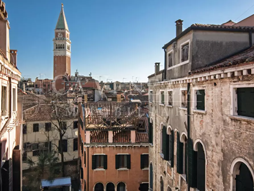 Immagine 5 di Appartamento in vendita  a Venezia