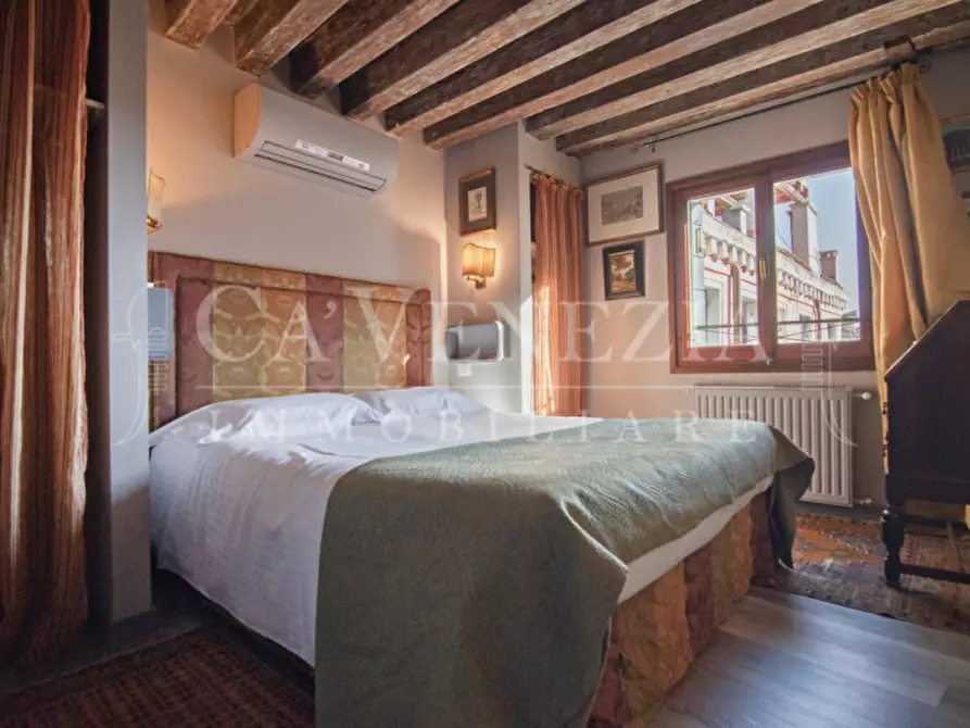 Immagine 12 di Appartamento in vendita  a Venezia