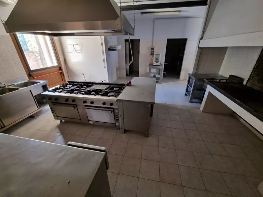 Immagine 20 di Attività commerciale in vendita  in piazzale orlandino calaon a Vo