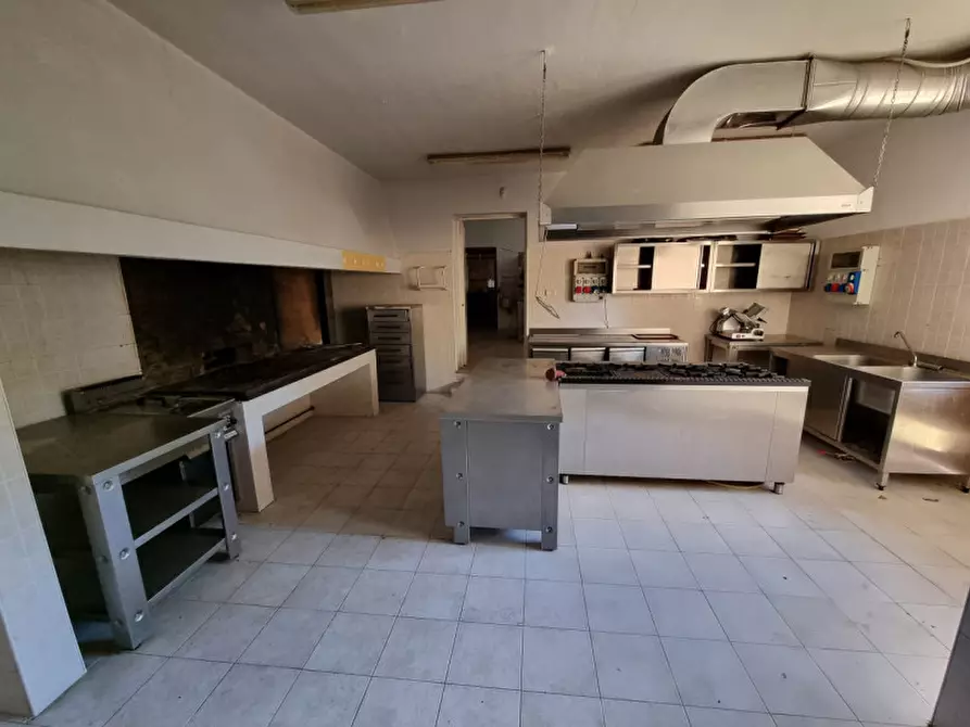 Immagine 22 di Attività commerciale in vendita  in piazzale orlandino calaon a Vo