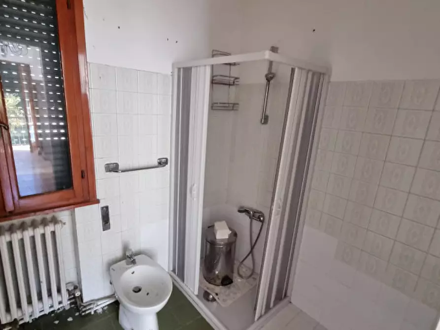 Immagine 32 di Attività commerciale in vendita  in piazzale orlandino calaon a Vo