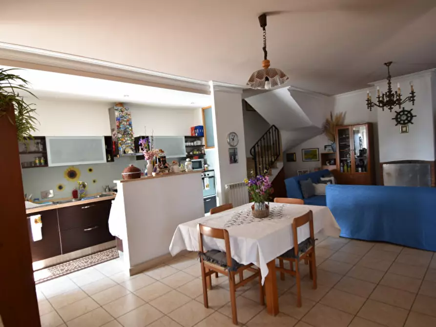 Immagine 9 di Casa quadrifamiliare in vendita  in Via delle Moratelle a Roma