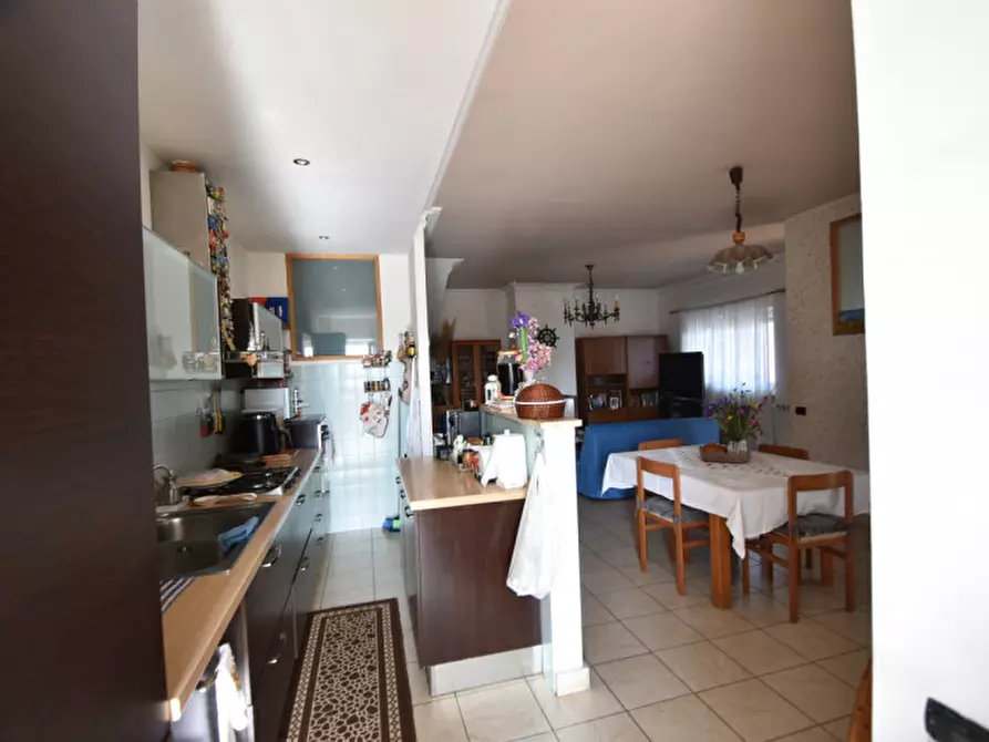 Immagine 10 di Casa quadrifamiliare in vendita  in Via delle Moratelle a Roma