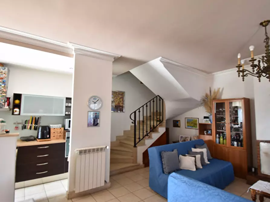 Immagine 22 di Casa quadrifamiliare in vendita  in Via delle Moratelle a Roma